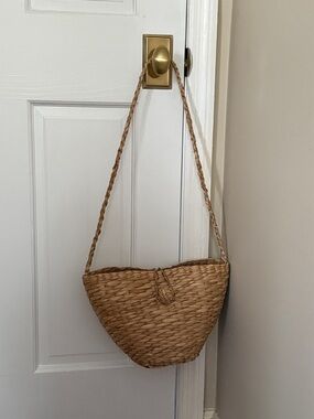 Woven Straw Shoulder Bag - Natural